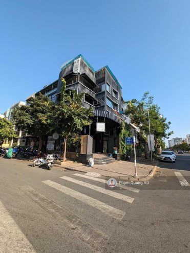 Chuyên bán toà nhà căn góc thương mại Phú Mỹ Hưng Q7. DT 8x18m, 11x18m, KC hầm 5 lầu, 40 tỷ/sp