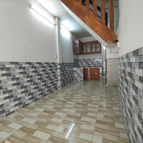 Bán nhà cách 1 căn ra Võ Văn Kiệt Phường 7 Quận 6, 2 tầng 2PN