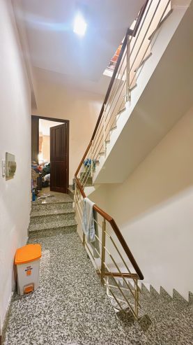 Bán mặt tiền đường số , 4 tầng , dt 4×18 , xe hơi đỗ cửa , Quận 7.
