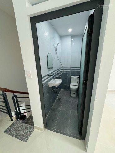 Bán nhà riêng hẻm đường Dương Bá Trạc 28m2 giá chỉ 3 tỷ 400.