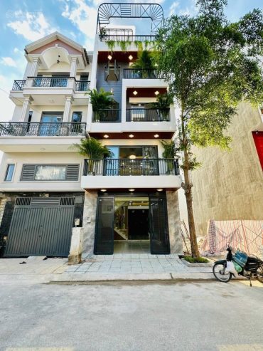 Bán nhà SHR 64m2 giá 2tỷ950 đường Trần Bình Trọng P1 Q10.
