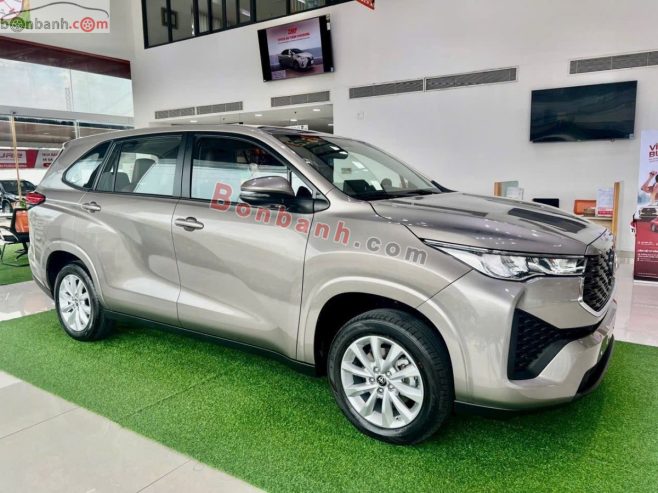Xe Toyota Innova Cross 2.0 CVT 2024 – 805 Triệu