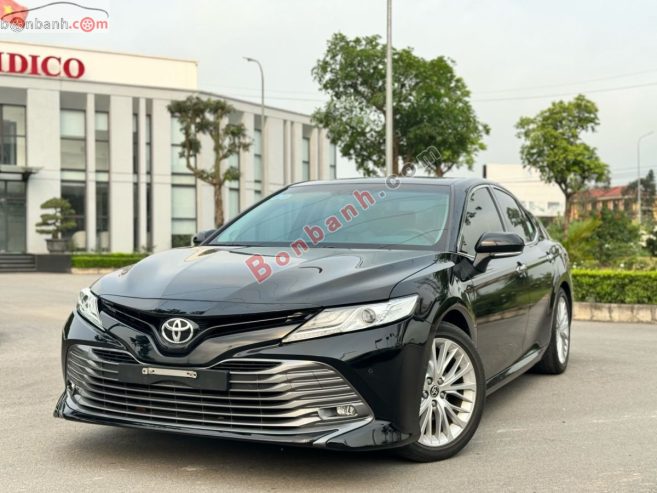 Xe Toyota Camry 2.5Q 2019 – 898 Triệu