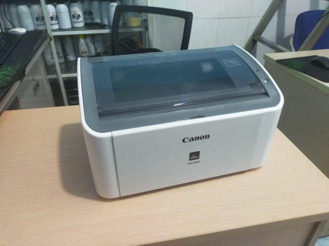 Bán máy in a4 trắng đen Canon LBP 2900 như mới, siêu bền, mực in tiết kiệm