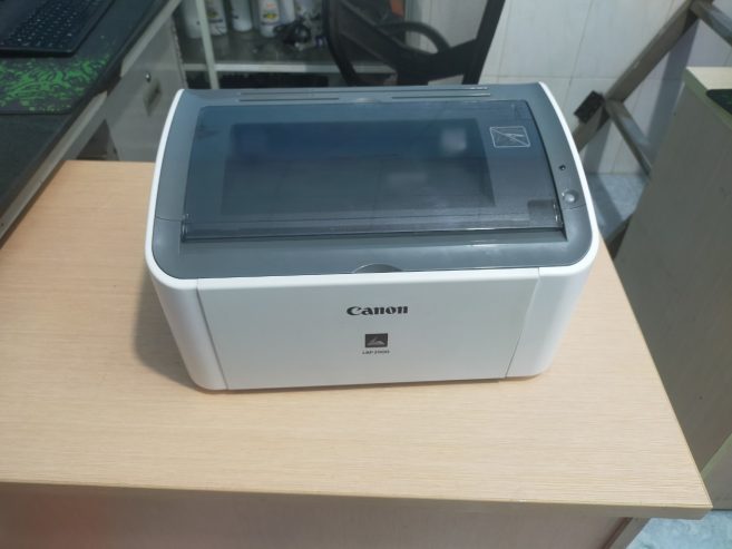 Bán máy in a4 trắng đen Canon LBP 2900 như mới, siêu bền, mực in tiết kiệm